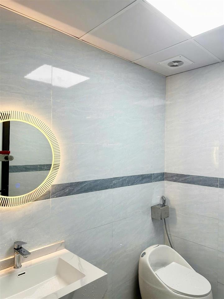 Bán gấp shophouse 51m2 eco lake view, sổ lâu dài, vị trí đẹp, dòng tiền đều