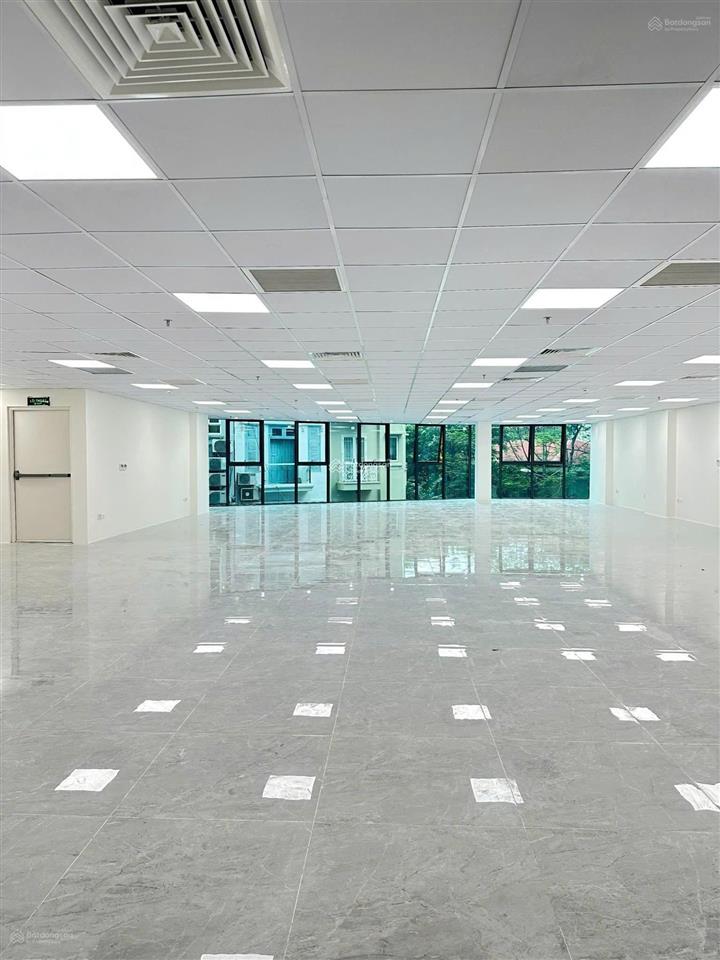 Cho thuê văn phòng tại chung cư ct3 nghĩa đô, giá chỉ 305 nghìn/m2/th