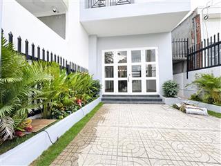 Bán nhà đối diện chợ long phước (q9 cũ)  đường lớn, sổ hồng chuẩn, giá chỉ 4,5 tỷ