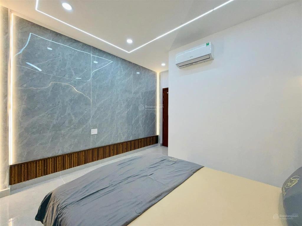 Bán nhà mt đường phạm văn chiêu dt 3,7 x 20 4pn, 4wc