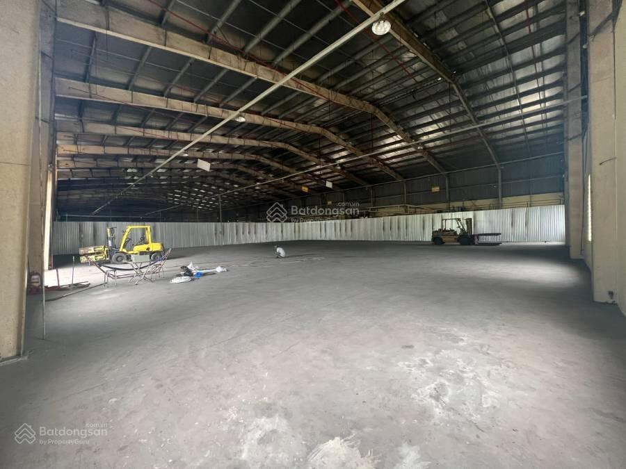 Cho thuê kho xưởng kcn đức hoà, long an kho đạt chuẩn kcn, dt 2.000m2. có văn phòng, nhà ở