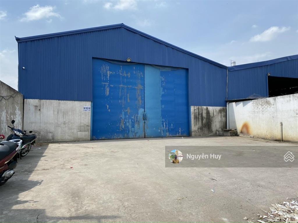 Cho thuê kho xường diện tích kho 2.000m2 khuôn viên 2.400m2 kho 2 mt đường hồ văn long bình tân