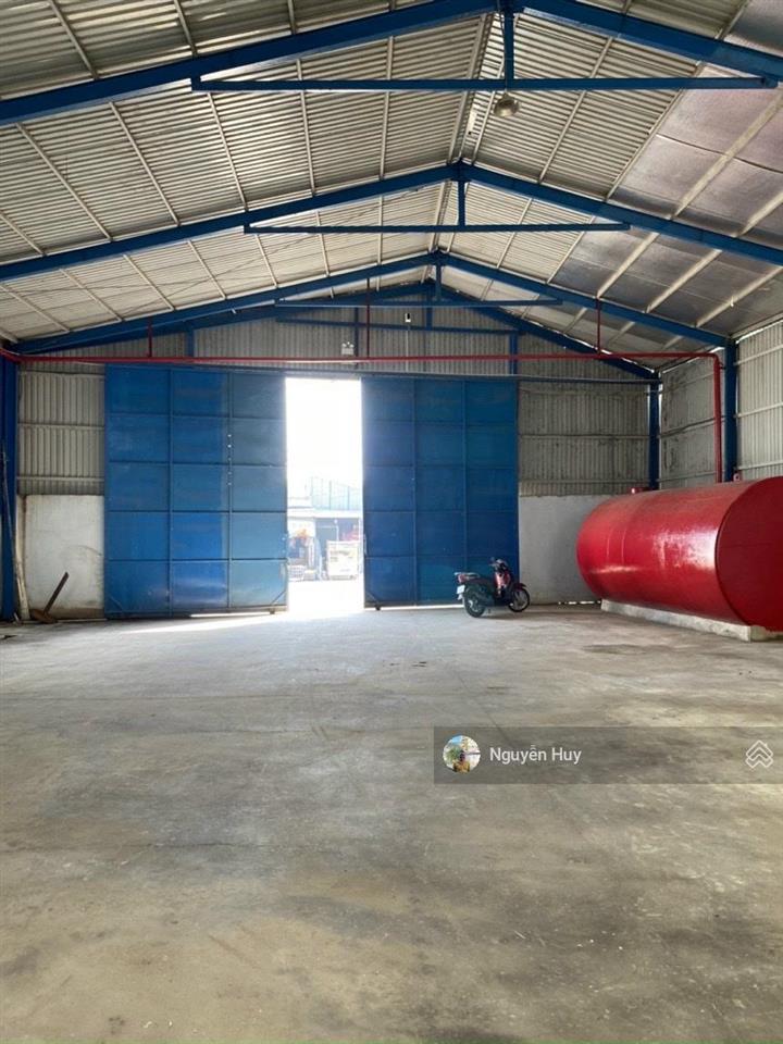 Cho thuê kho xưởng diện tích kho 2.000m2 khuôn viên 2.400m2 kho 2 mt đường hồ văn long bình tân