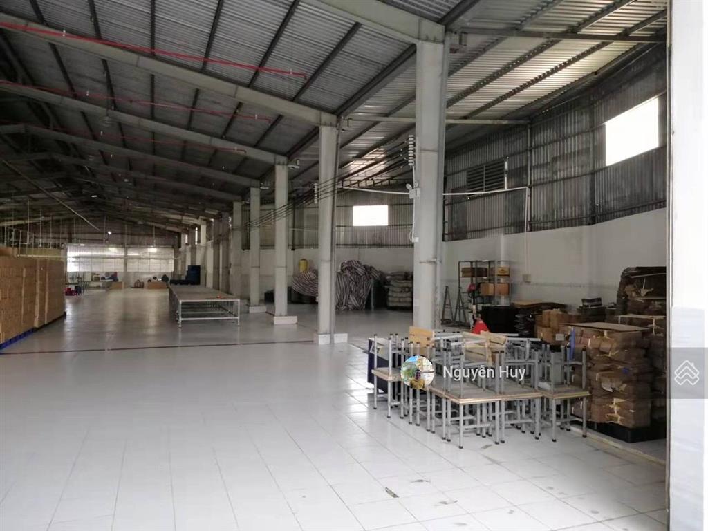 Cho thuê kho xưởng diện tích kho 1.800m2 đường nguyễn hữu trí, xã tân bửu, bến lức, long an