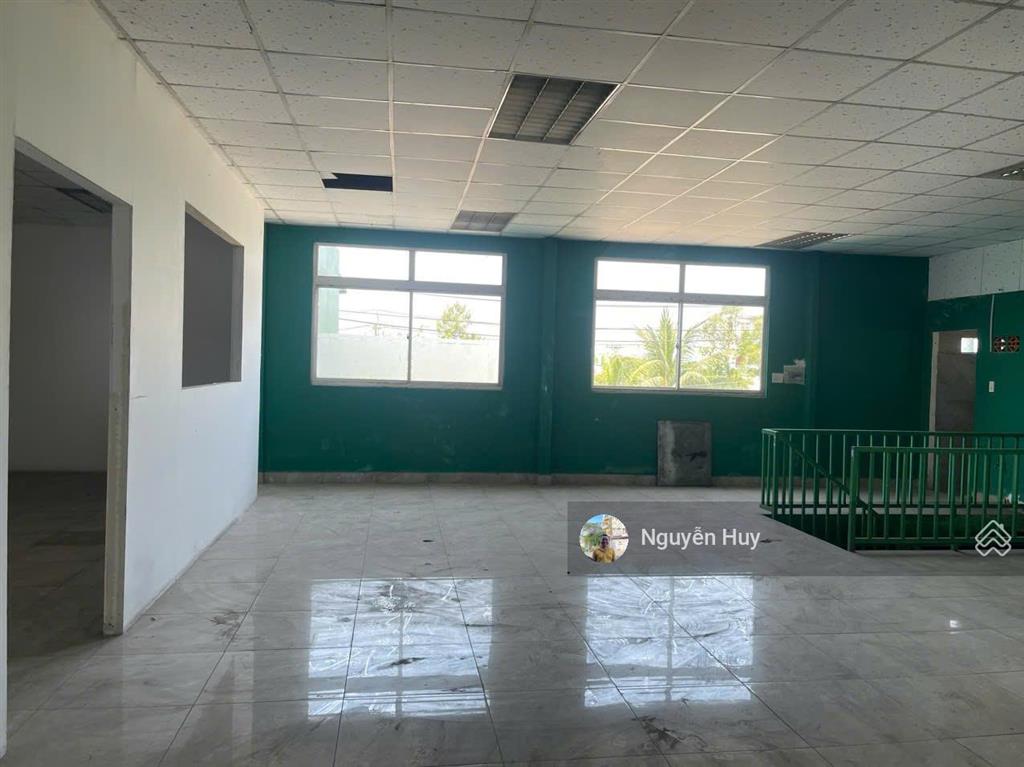 Cho thuê kho, nhà xưởng 700m2 có gác lửng 200m2 tại kcn lê minh xuân, bình chánh, 45 triệu/tháng