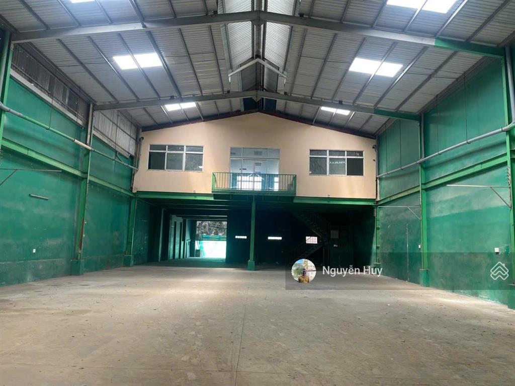 Cho thuê kho, nhà xưởng 700m2 có gác lửng 200m2 tại kcn lê minh xuân, bình chánh, 45 triệu/tháng