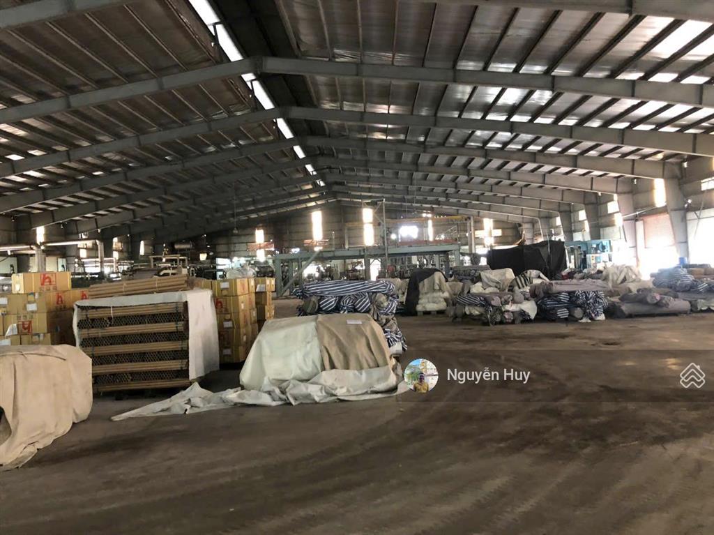 Cho thuê kho xưởng tại kcn tân tạo, dt 6600m2, có văn phòng, thời hạn thuê 5 năm,  0909 913 ***