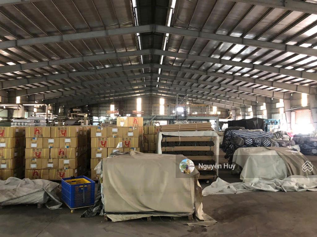 Cho thuê kho xưởng tại kcn tân tạo, dt 6600m2, có văn phòng, thời hạn thuê 5 năm,  0909 913 ***