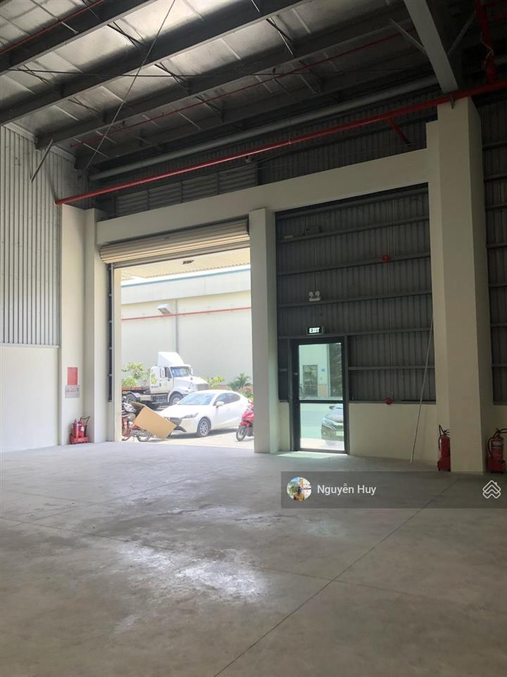 Cho thuê kho, nhà xưởng dt 650m2 giá chỉ 140 nghìn / m2 kcn lê minh xuân, bình chánh  0909 913 ***