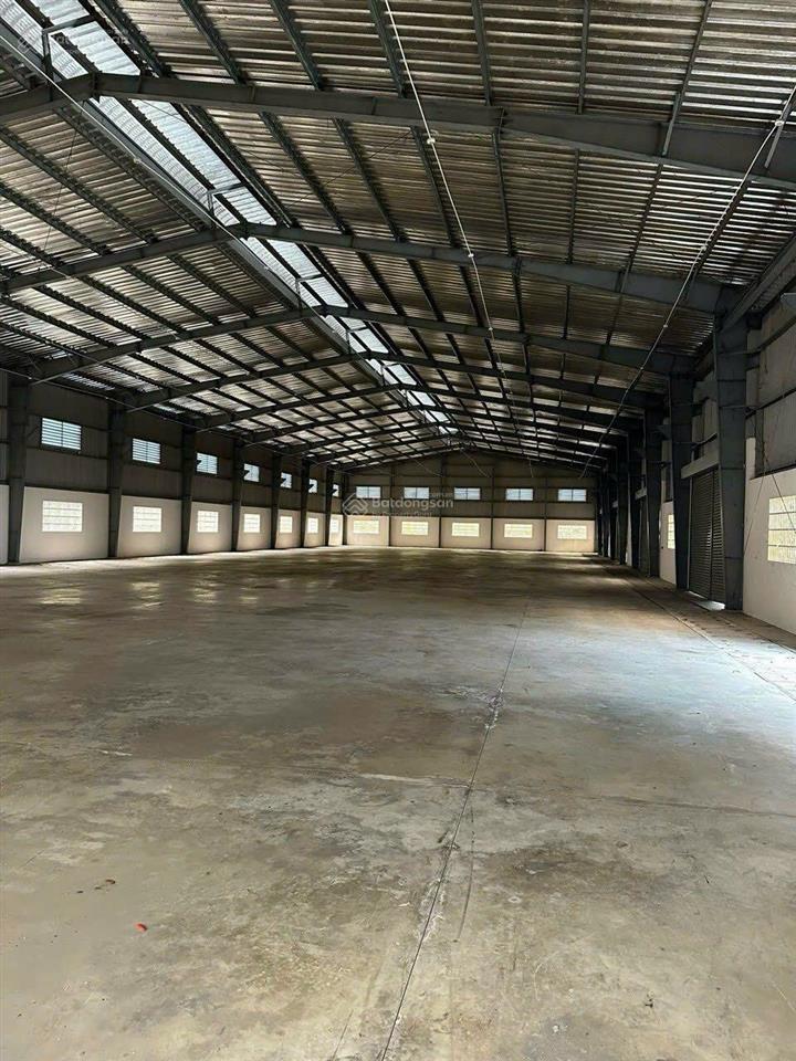 Cho thuê nhà xưởng mặt tiền hồ học lãm xe cont 24/24