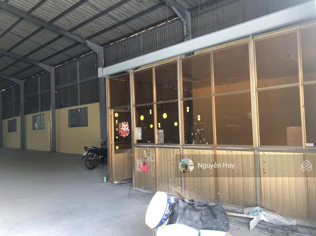 Cho thuê kho xưởng khuôn viên 2300m xưởng 1000m tại trần đại nghĩa xe cont 24/24 pcc sẵn điện 3 pha