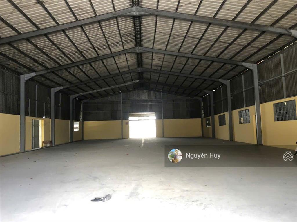 Cho thuê kho xưởng khuôn viên 2300m xưởng 1000m tại trần đại nghĩa xe cont 24/24 pcc sẵn điện 3 pha