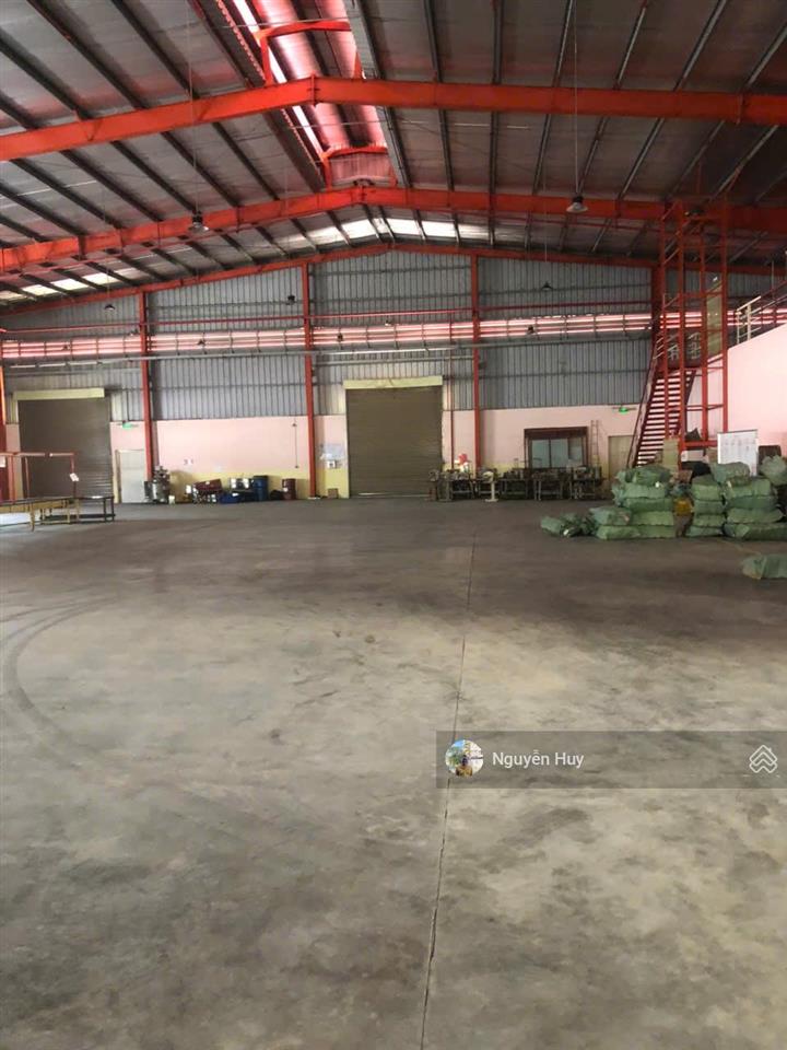 Bán kho, nhà xưởng tại lê minh xuân, 65 tỷ, dt 5000 m2 trong đó xưởng 3.500m2 văn phòng 700m2