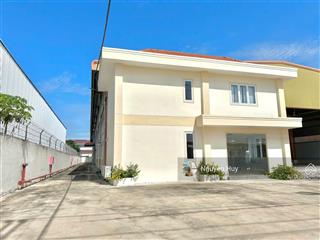 Cho thuê xưởng trong khu công nghiệp bến lức, long an khuôn viên dt 3150, xưởng 2100m, vp 200m