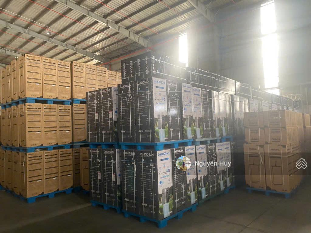 Cho thuê kho, nhà xưởng 2100m2  tại kcn đức hòa.  0909 913 ***