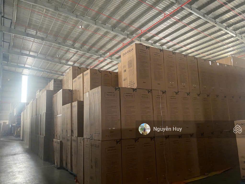 Cho thuê kho, nhà xưởng 2100m2  tại kcn đức hòa.  0909 913 ***