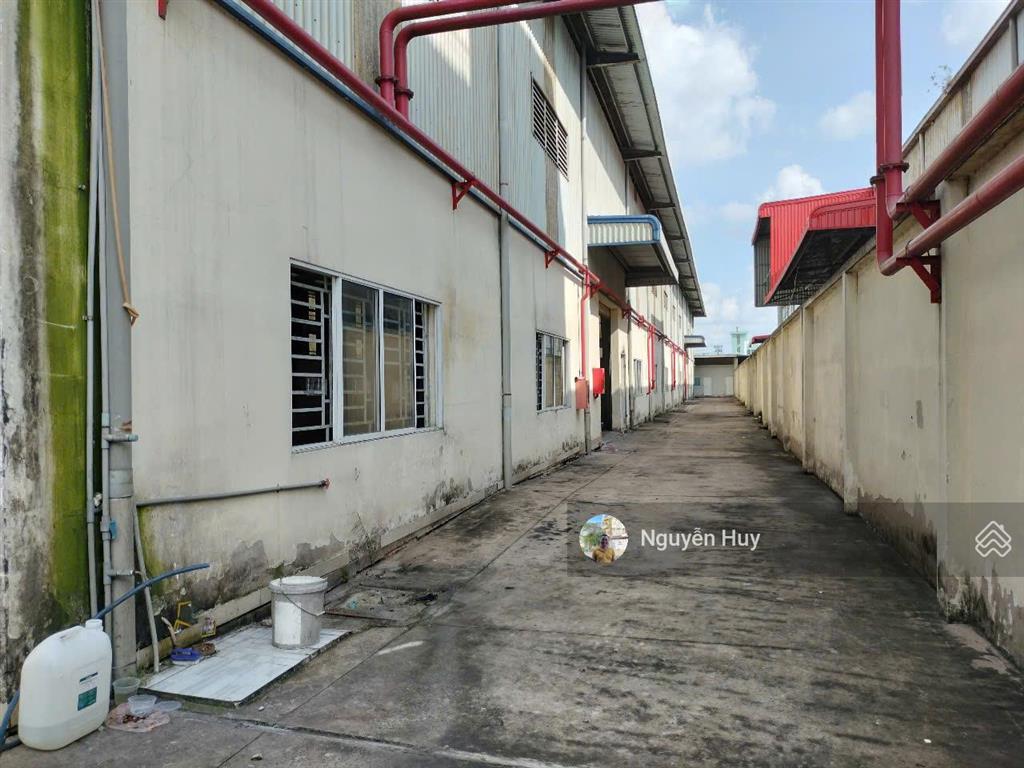 Cho thuê xưởng khuôn viên 4000m2 xưởng 2080m2 văn phòng 200m2 tại kcn hải sơn, 220 triệu/tháng