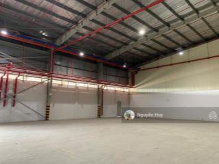 Cho thuê kho, nhà xưởng 2000m2 tại thủ thừa, long an, giá 65 triệu còn thương lượng.  0909 913 ***