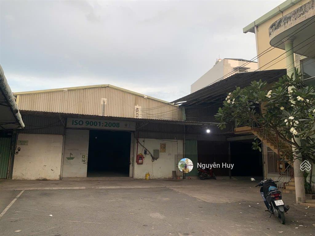 Cho thuê kho xưởng hương lộ 3, bình tân tổng diện tích sử dụng 2350m2 chỉ 130 triệu/tháng