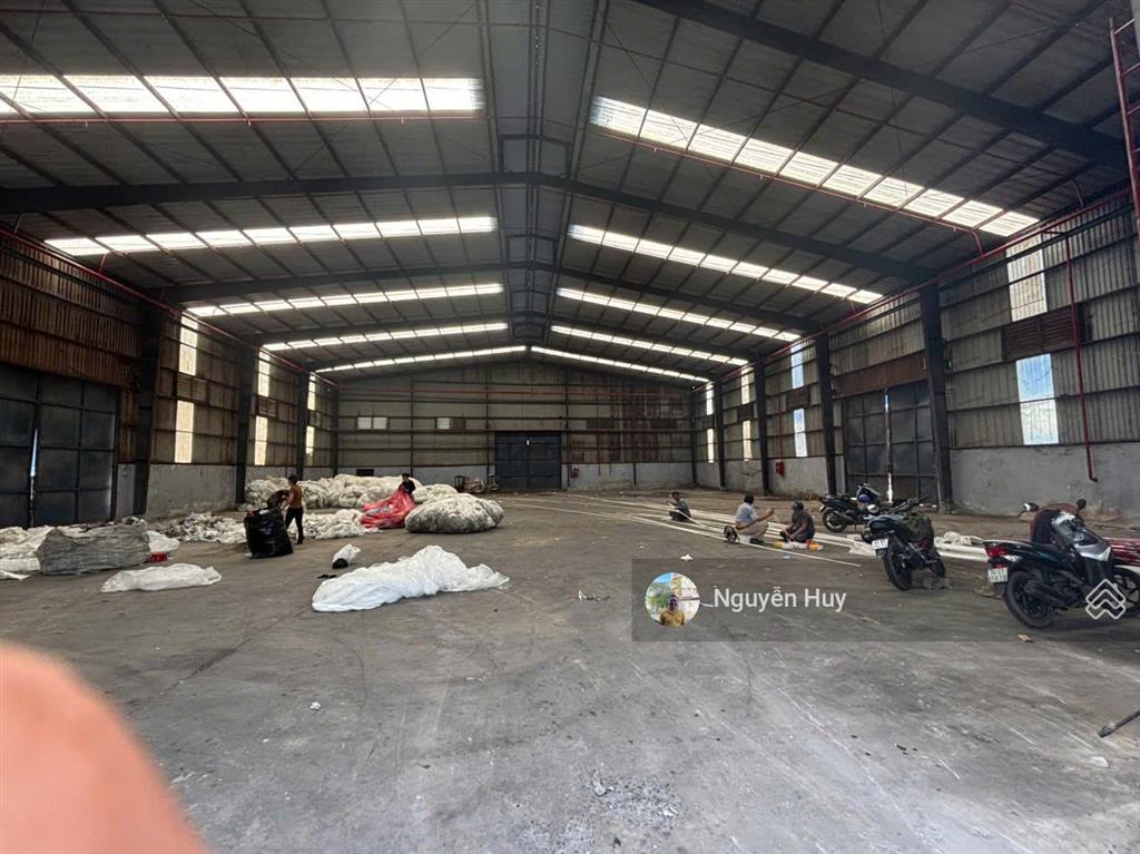 Cho thuê kho xưởng tại kcn đức hòa đông, đường xe công, dàn hệ thống pccc.  0909 913 ***