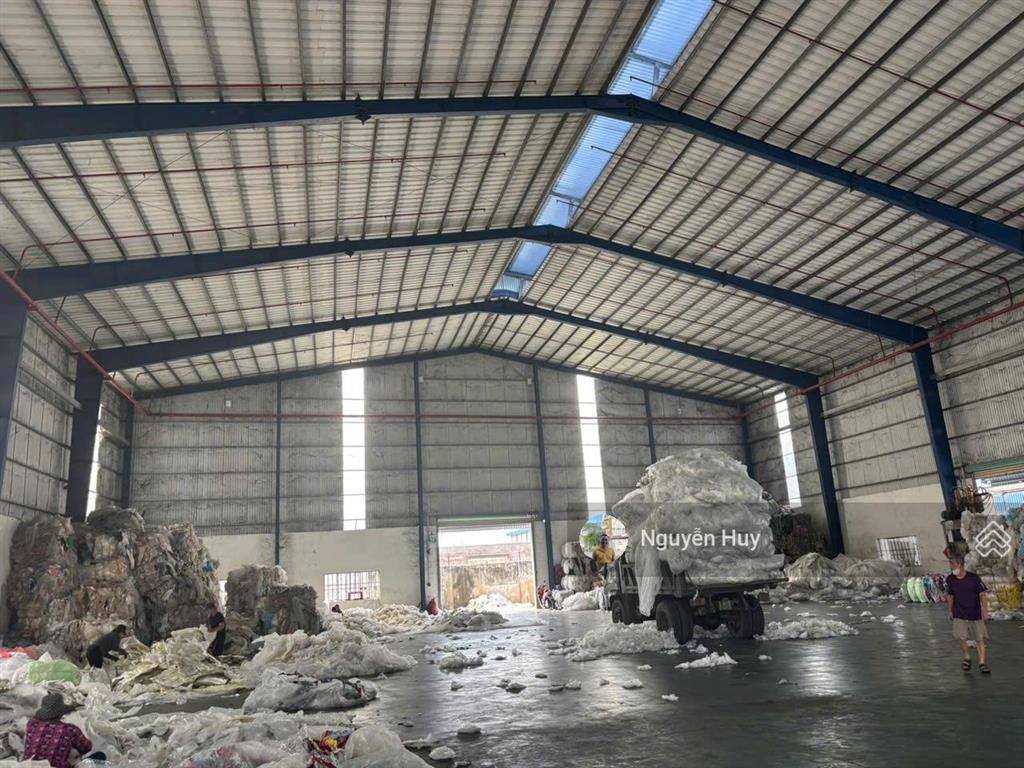 Cho thuê kho xưởng tại kcn đức hòa đông, đường xe công, dàn hệ thống pccc.  0909 913 ***