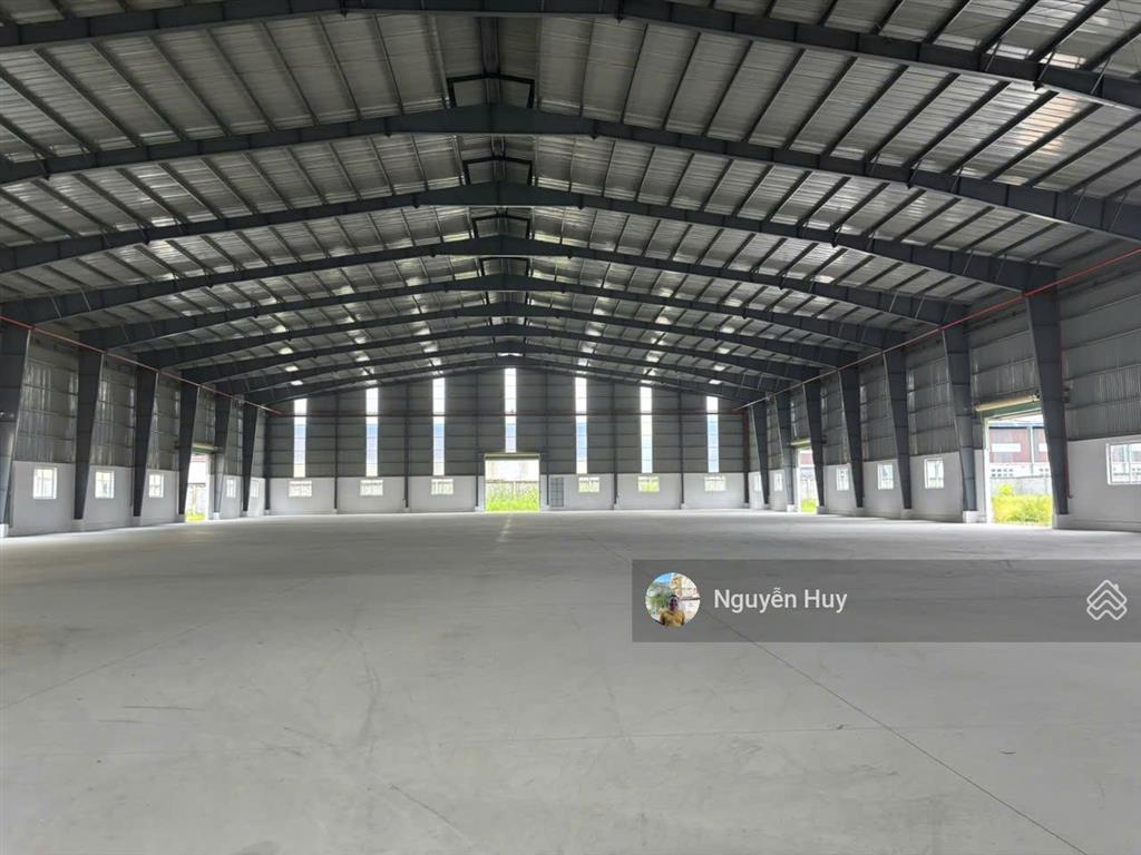 Cho thuê xưởng lương bình, bến lức, dt khuôn viên 20000m2 có 4 block xưởng mỗi block 2.800m²