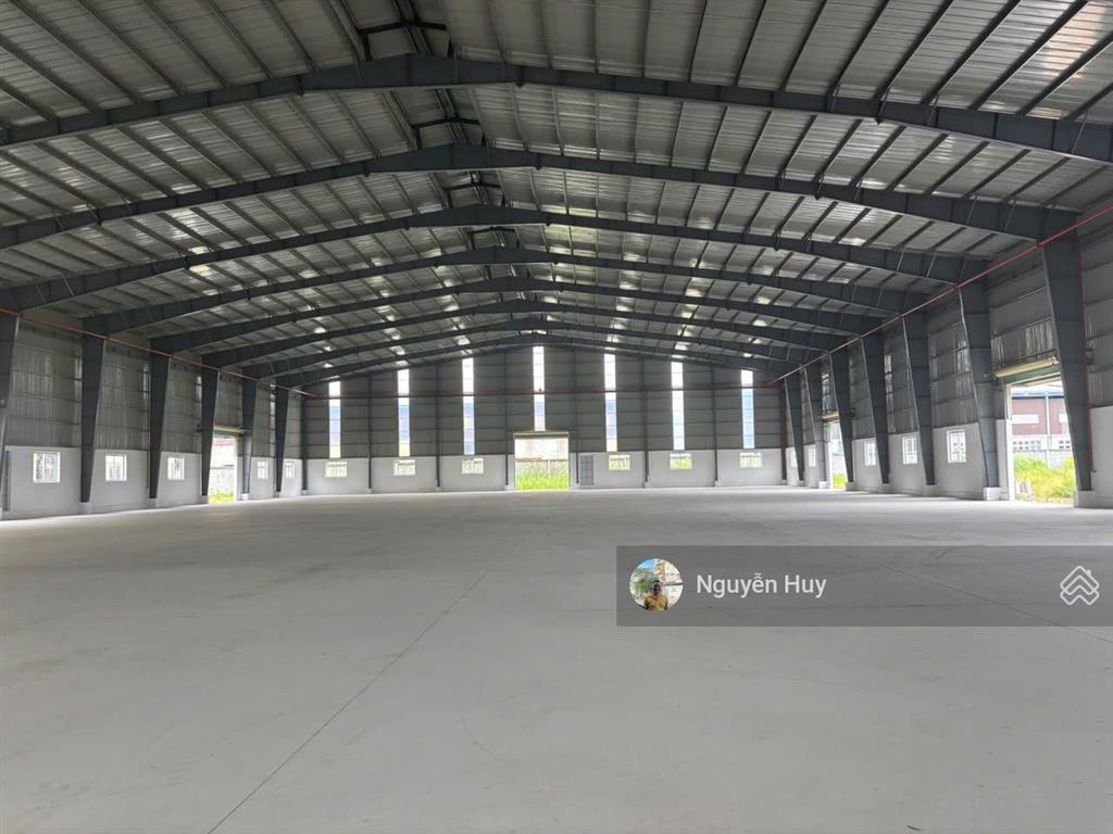 Cho thuê xưởng lương bình, bến lức, dt khuôn viên 20000m2 có 4 block xưởng mỗi block 2.800m²