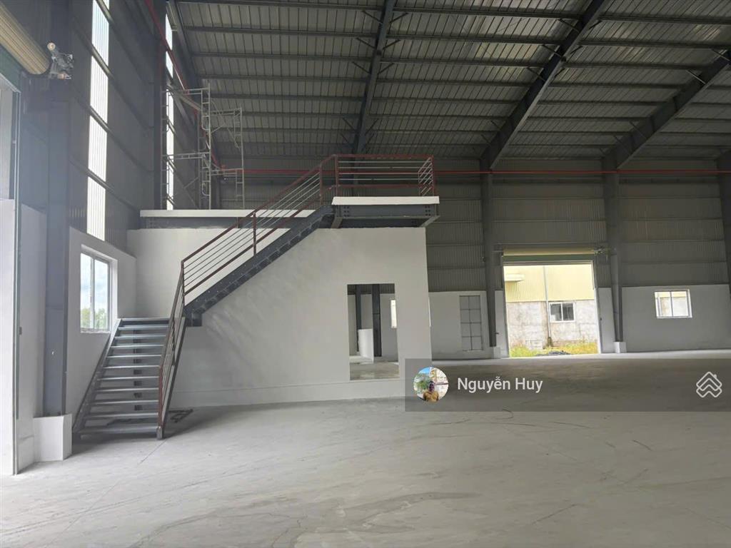 Cho thuê xưởng lương bình, bến lức, dt khuôn viên 20000m2 có 4 block xưởng mỗi block 2.800m²