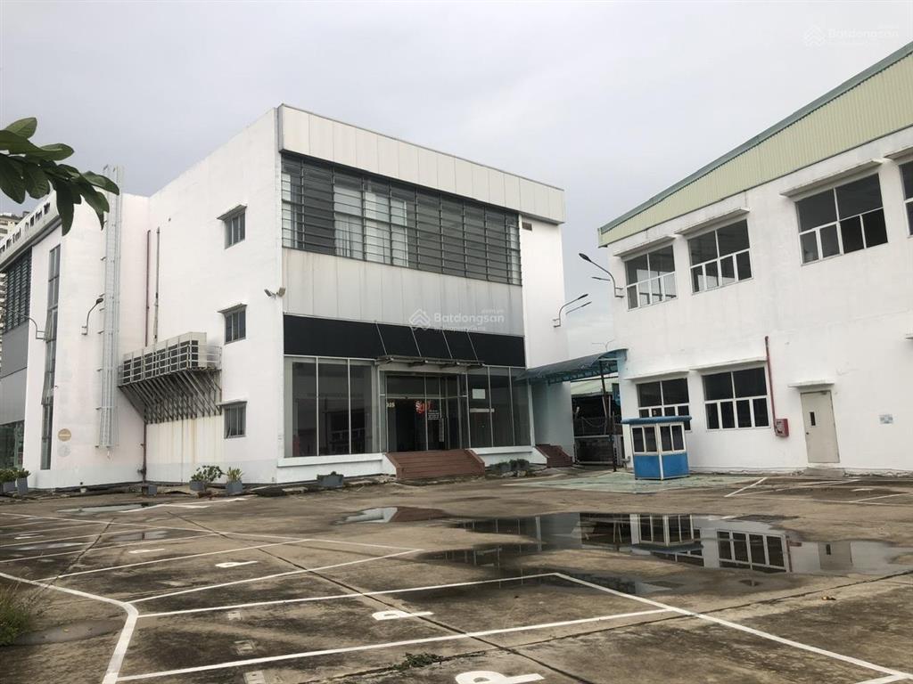 Cho thuê kho xưởng dt khuôn viên 10.000m2, xưởng 3.500m2 1 trệt 1 lầu mt võ văn kiệt  0909 913 ***