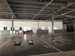 Cho thuê kho xưởng dt khuôn viên 10.000m2, xưởng 3.500m2 1 trệt 1 lầu mt võ văn kiệt  0909 913 ***
