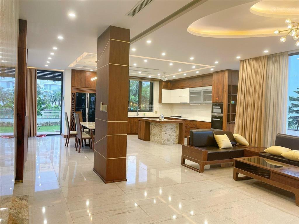 Lucasta villa 2 mặt tiền sông và công viên, dt đất 480m2, nhà hoàn thiện full nội thất. 58 tỷ