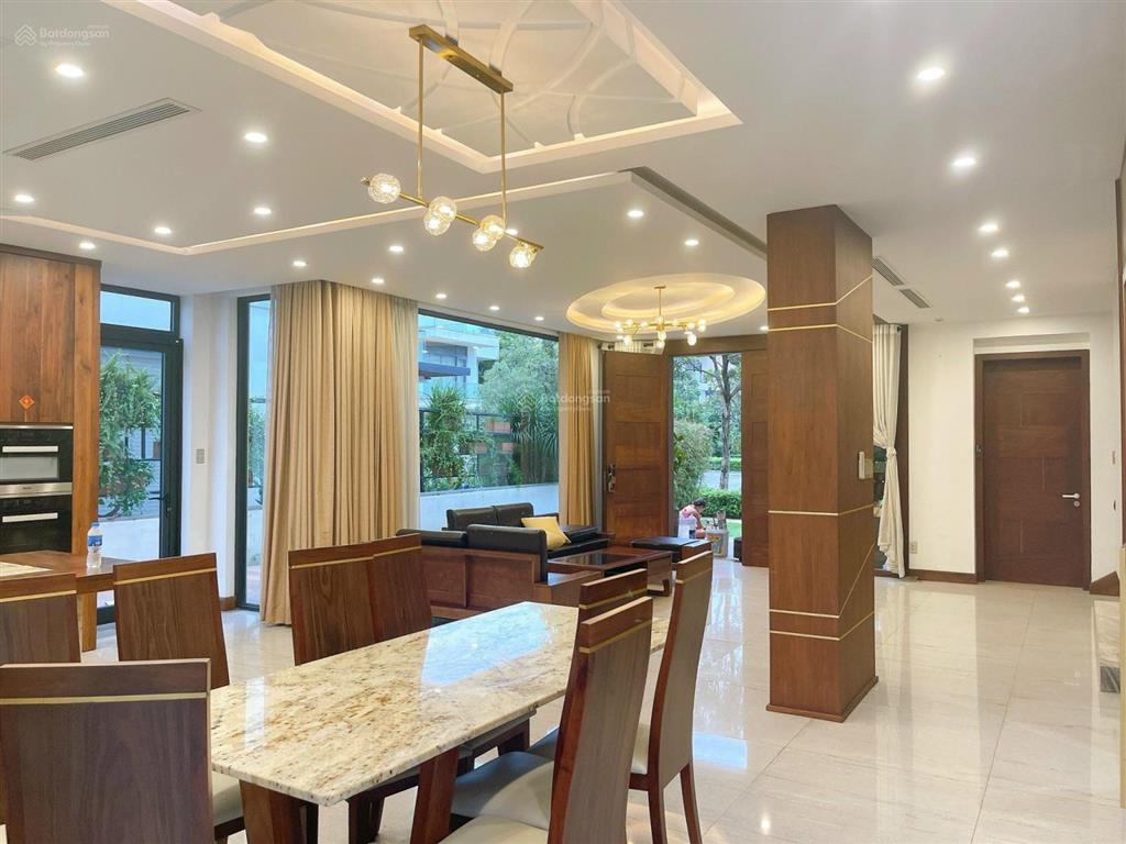 Lucasta villa 2 mặt tiền sông và công viên, dt đất 480m2, nhà hoàn thiện full nội thất. 58 tỷ