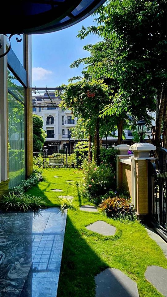 The classia căn góc 2 mặt tiền dt 456m2 sàn đẹp nhất dự án sân vườn rộng rãi sổ hồng sẵn, giá 38 tỷ