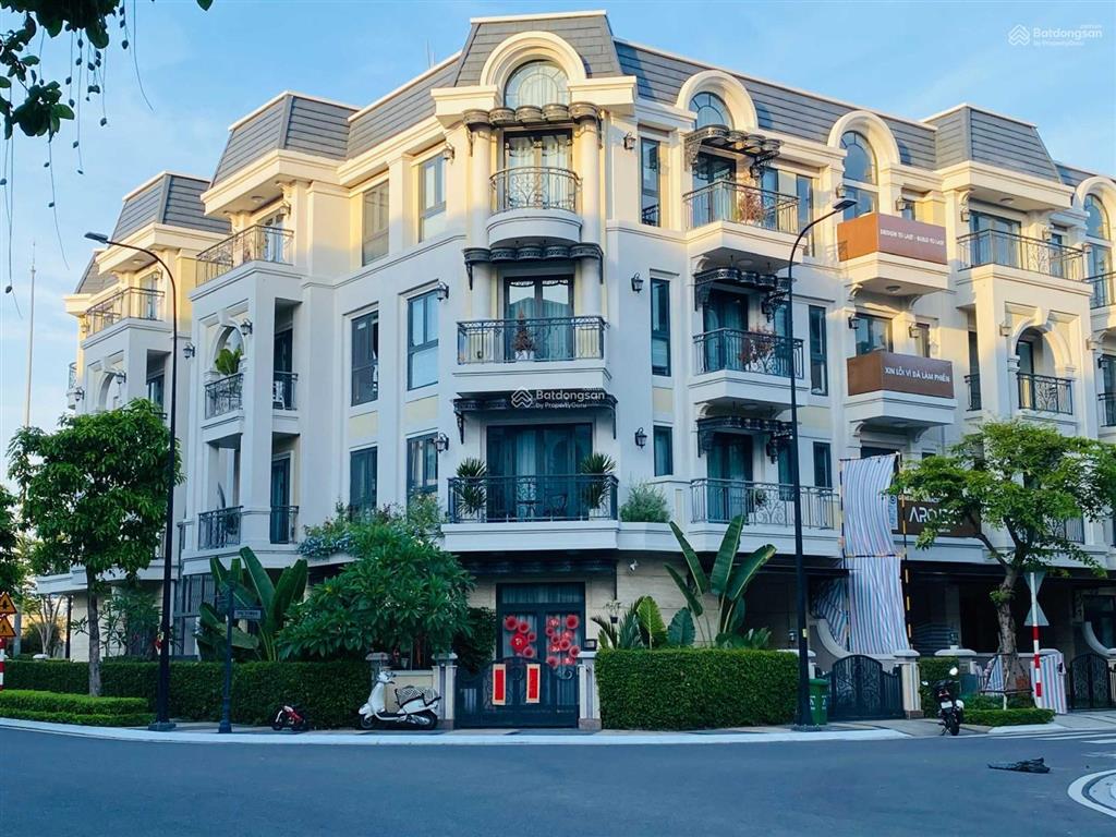 The classia căn góc 2 mặt tiền dt 456m2 sàn đẹp nhất dự án sân vườn rộng rãi sổ hồng sẵn, giá 38 tỷ