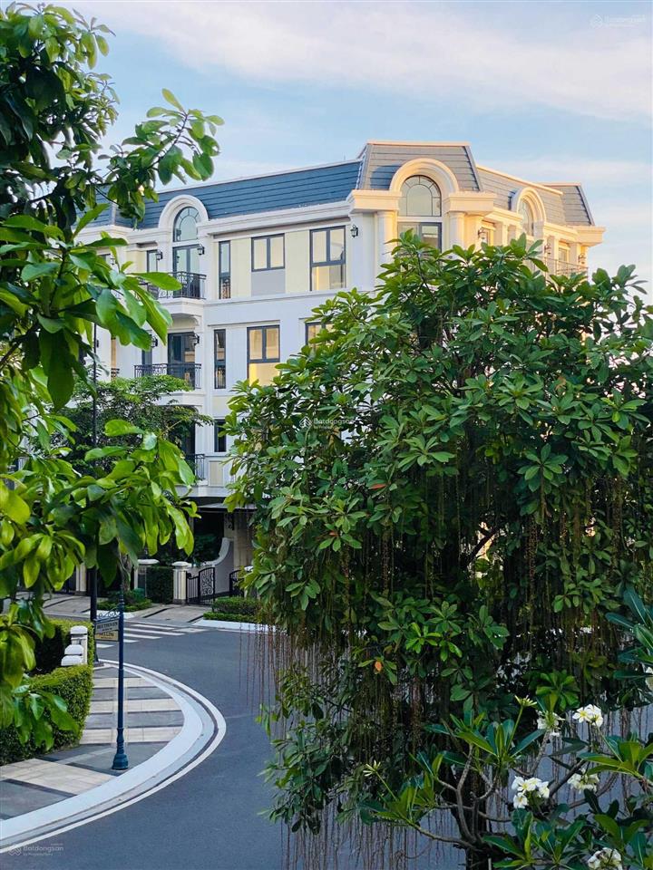 The classia căn góc 2 mặt tiền dt 456m2 sàn đẹp nhất dự án sân vườn rộng rãi sổ hồng sẵn, giá 38 tỷ