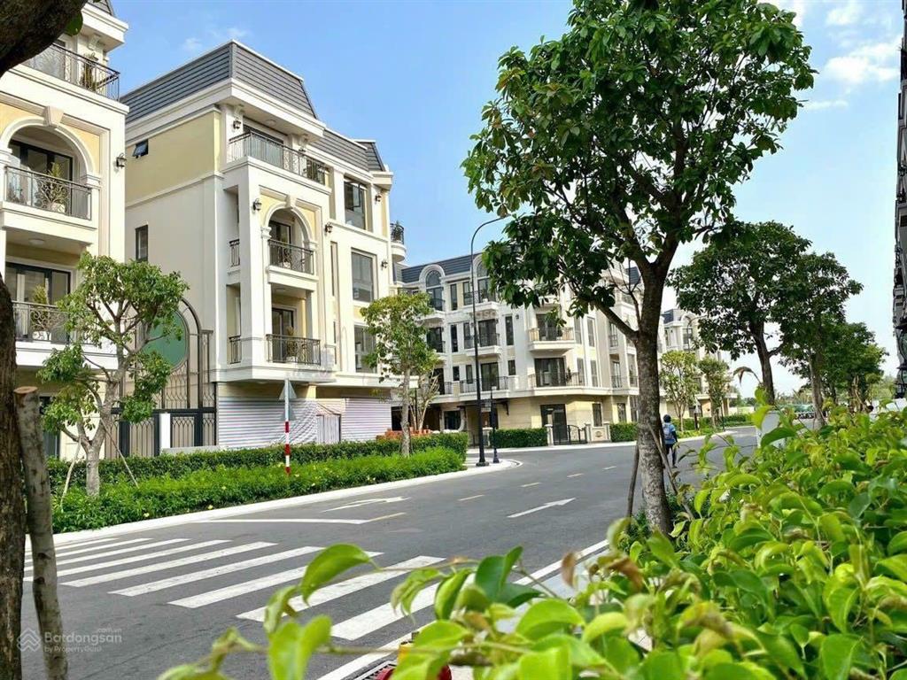 The classia căn góc 2 mặt tiền dt 456m2 sàn đẹp nhất dự án sân vườn rộng rãi sổ hồng sẵn, giá 38 tỷ