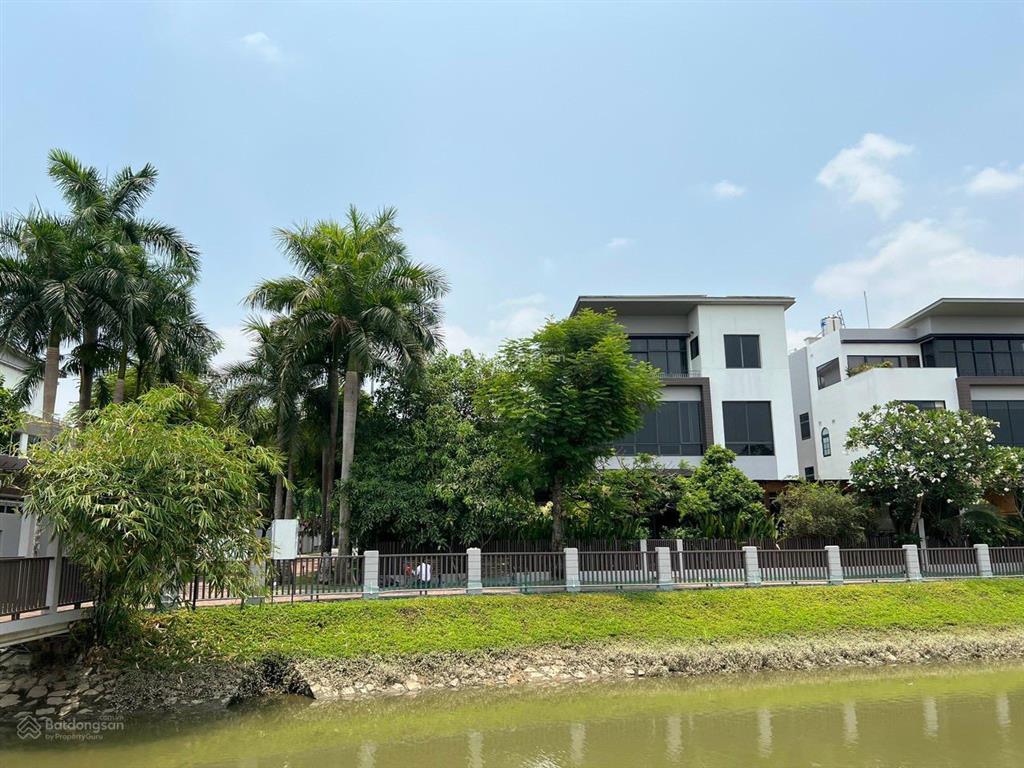 Villa đơn lập riviera cove. nhà thô dt 500m2 sổ hồng sẵn giá 49 tỷ. căn rẻ nhất dự án ạ