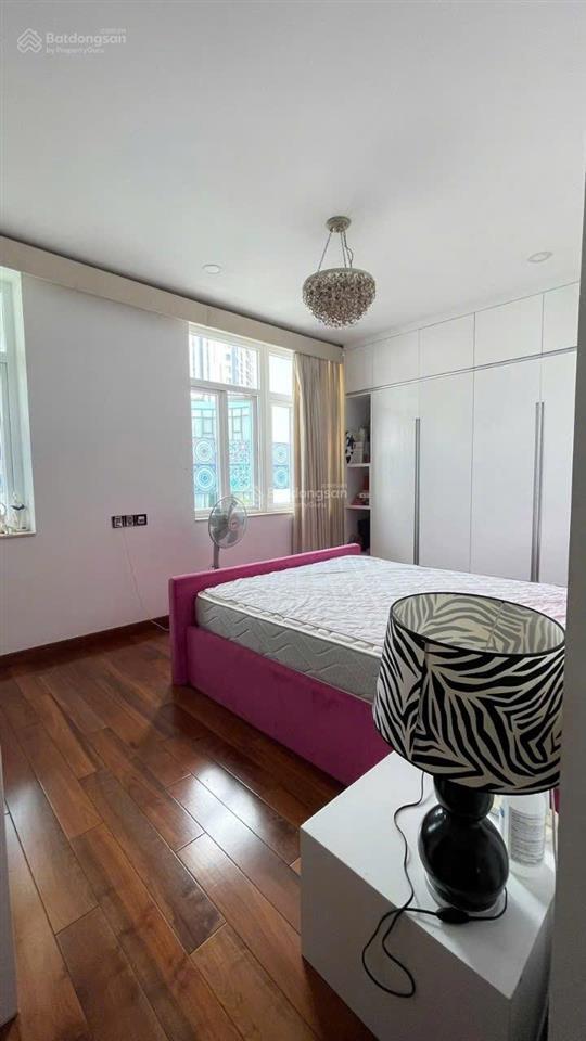 Villa park đơn lập.dt đất 200m2. nhà hoàn thiện nội thất cao cấp. sổ hồng sẵn. giá 27.5 tỷ
