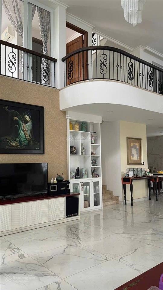 Villa park đơn lập.dt đất 200m2. nhà hoàn thiện nội thất cao cấp. sổ hồng sẵn. giá 27.5 tỷ