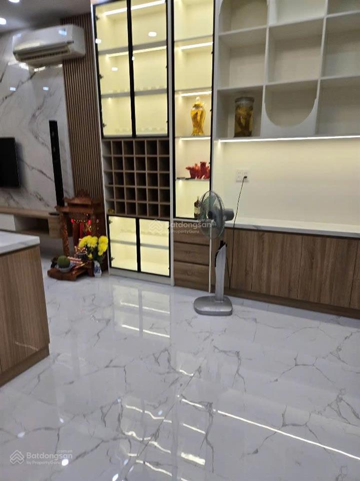 Villa park đơn lập.dt đất 200m2. nhà hoàn thiện nội thất cao cấp. sổ hồng sẵn. giá 27.5 tỷ