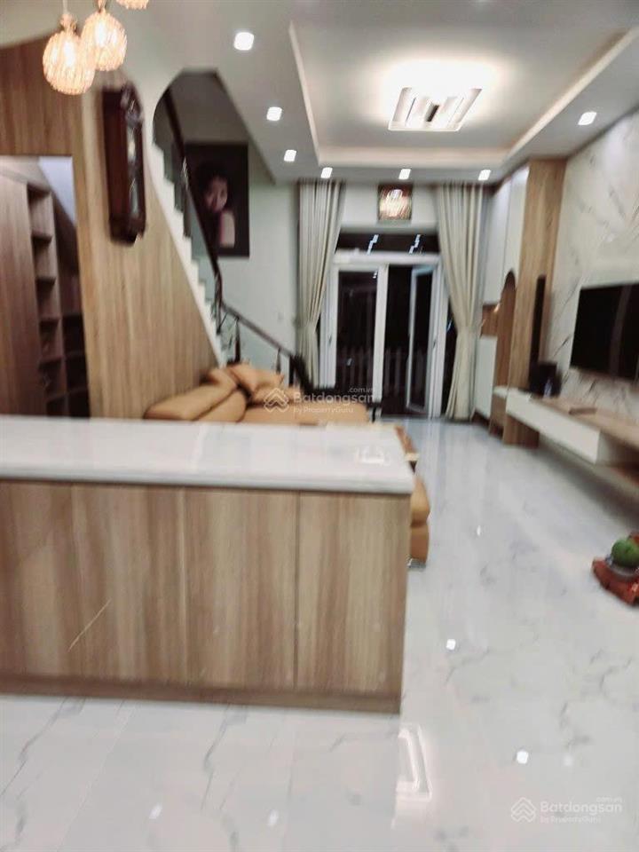 Villa park đơn lập.dt đất 200m2. nhà hoàn thiện nội thất cao cấp. sổ hồng sẵn. giá 27.5 tỷ