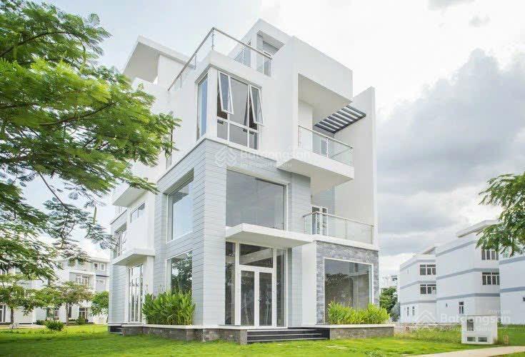 Villa park đơn lập.dt đất 200m2. nhà hoàn thiện nội thất cao cấp. sổ hồng sẵn. giá 27.5 tỷ