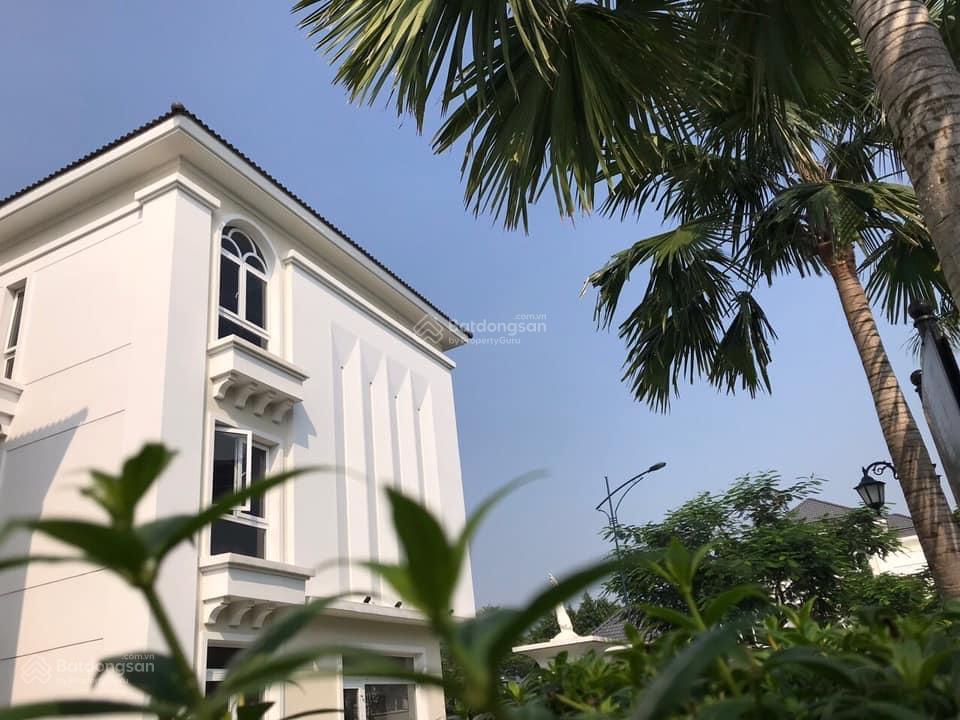 Biệt thự đơn lập sông the venica q9. dt 430m2. hoàn thiện cơ bản. sổ hồng sẵn. giá 63 tỷ