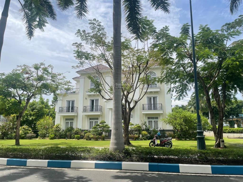 Biệt thự đơn lập sông the venica q9. dt 430m2. hoàn thiện cơ bản. sổ hồng sẵn. giá 63 tỷ