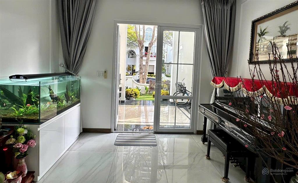 Biệt thự đơn lập sông the venica q9. dt 430m2. hoàn thiện cơ bản. sổ hồng sẵn. giá 63 tỷ