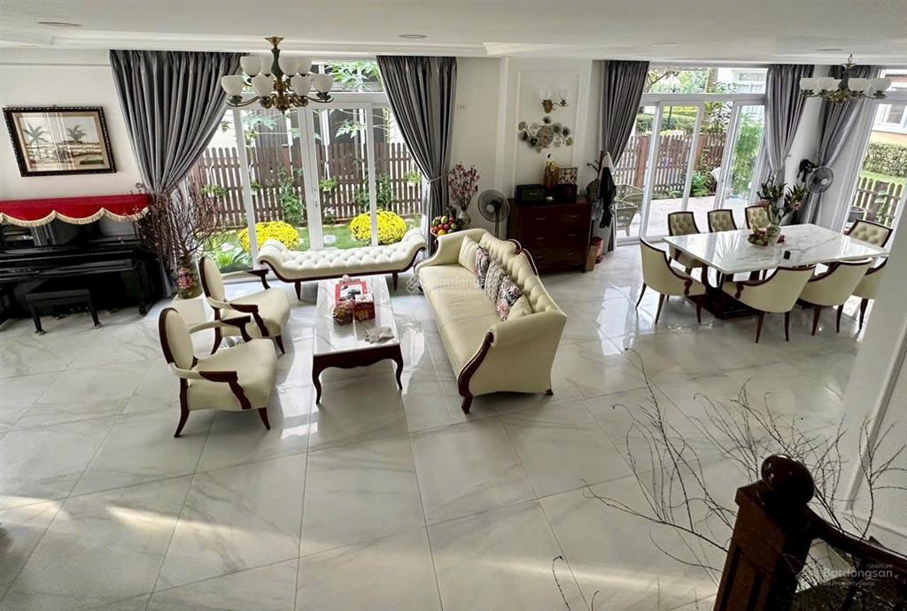 Biệt thự đơn lập sông the venica q9. dt 430m2. hoàn thiện cơ bản. sổ hồng sẵn. giá 63 tỷ