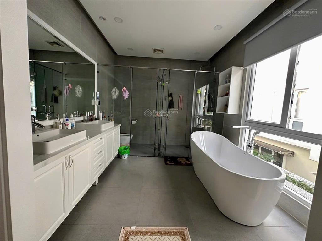 Biệt thự đơn lập sông the venica q9. dt 430m2. hoàn thiện cơ bản. sổ hồng sẵn. giá 63 tỷ