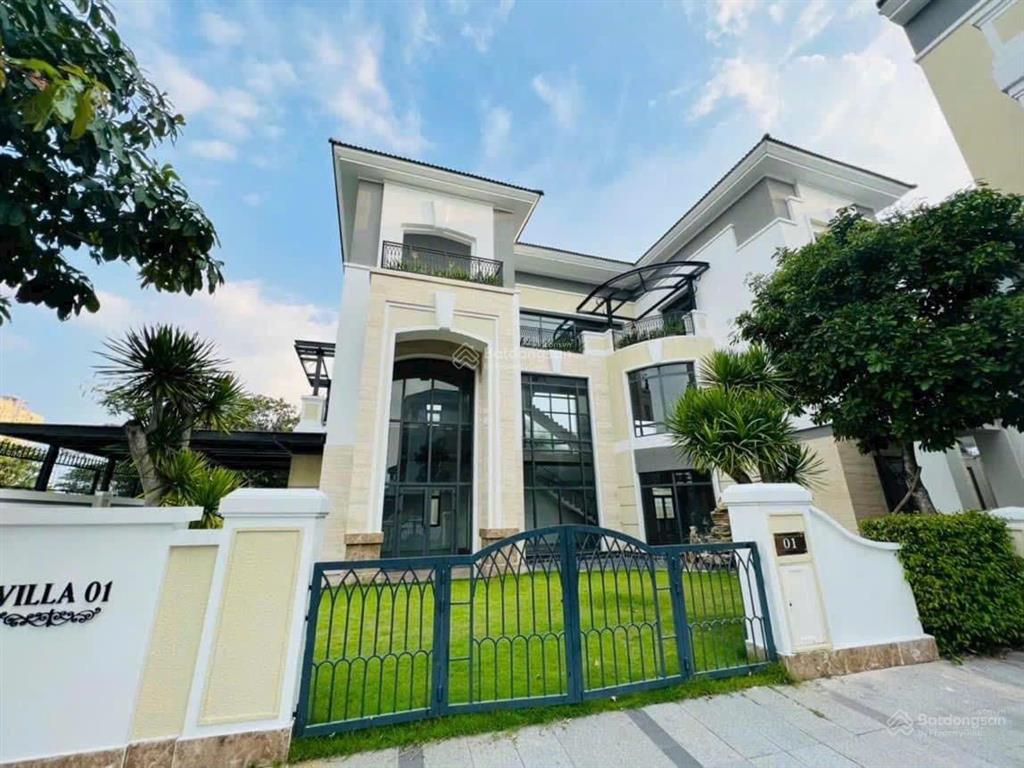 Dinh thự verosa park q9, dt đất 528m2, sân vườn rộng, hồ cá koi, chứa được 8 xe hơi, sổ hồng sẵn
