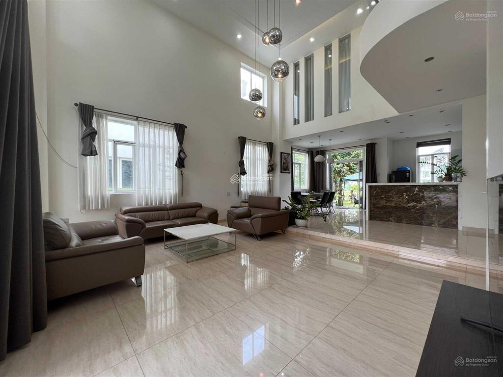 Villa park view sông. dt 320m2. nhà hoàn thiện đẹp, sân vườn rộng. sổ sẵn view công viên.giá 41tỷ