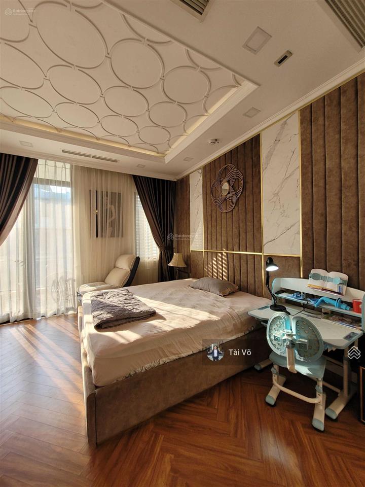 Villa park view sông. dt 320m2. nhà hoàn thiện đẹp, sân vườn rộng. sổ sẵn view công viên.giá 41tỷ